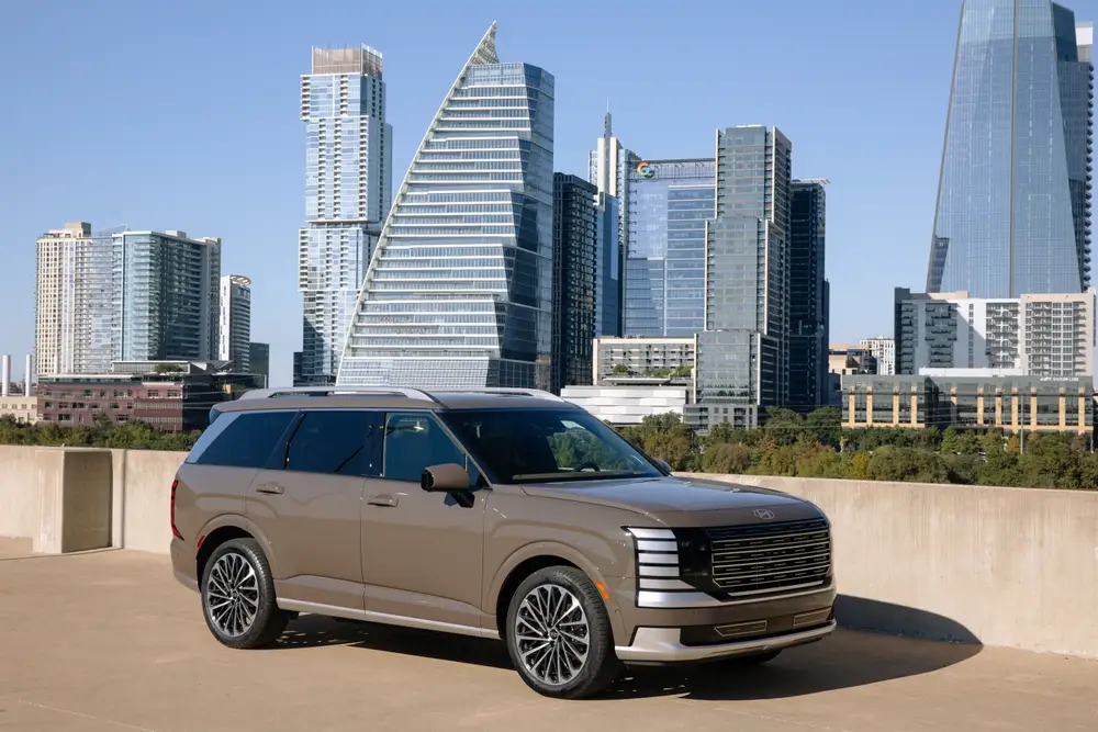 Hyundai Palisade Hybrid Earns a WardsAuto 10 Best Engines & Propulsion Systems Award 1