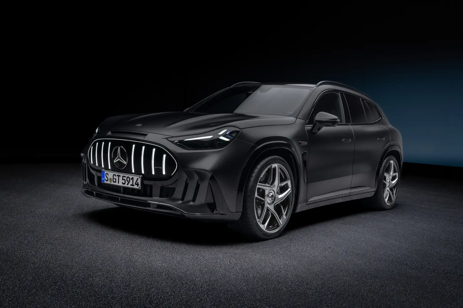 High-tech SUV with sports car DNA: The new Mercedes-AMG GT SUV